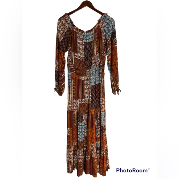 Off The shoulder Maxi Dress - Picture 3 of 5